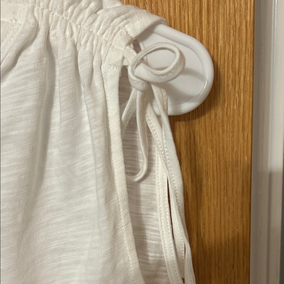 Evereve white  Sleeveless Tank Top with tie. Med. 💯 cotton. - Picture 3 of 6